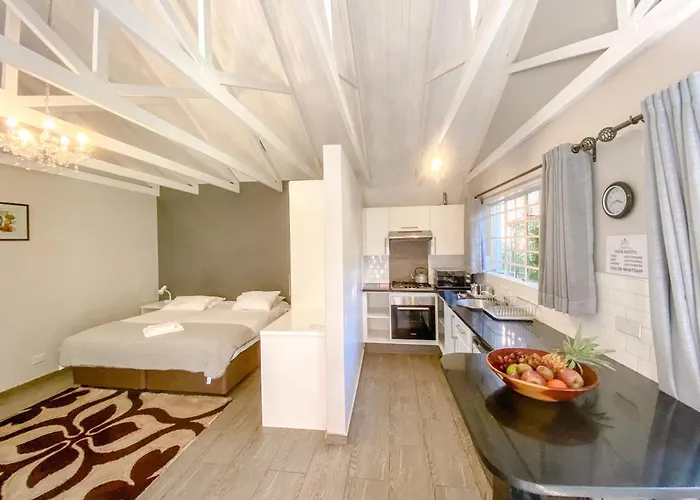 Guest house: Sunbird Guest House